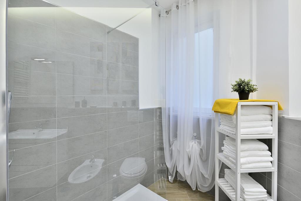 New Romantic Trastevere Apartment ภายนอก รูปภาพ